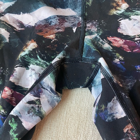 Lululemon Align Crop in Rare Multicolor Jewel Tone Pattern - Picture 5 of 5